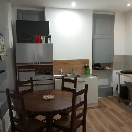 Apartamento Village Médiéval Saint-Germain-Laval (Loire)